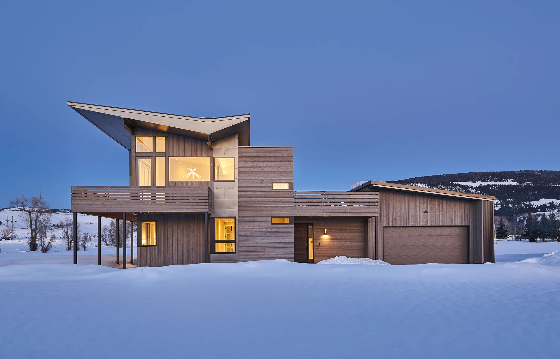 Full property view of Antelope Flats, a custom home designed and built by Farmer Payne Architects.